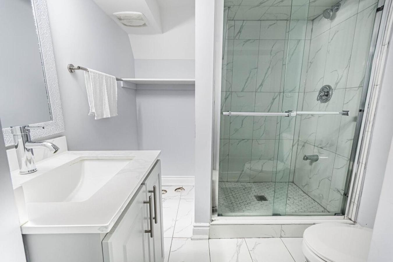 Garden 2 Bedroom Apt - Free Parking Wifi Laundry Workstation Μπράμπτον Εξωτερικό φωτογραφία